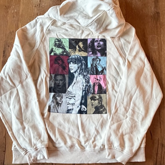 Official Taylor Swift Eras Tour & Folklore Swiftie Outfit - Picture 5 of 9